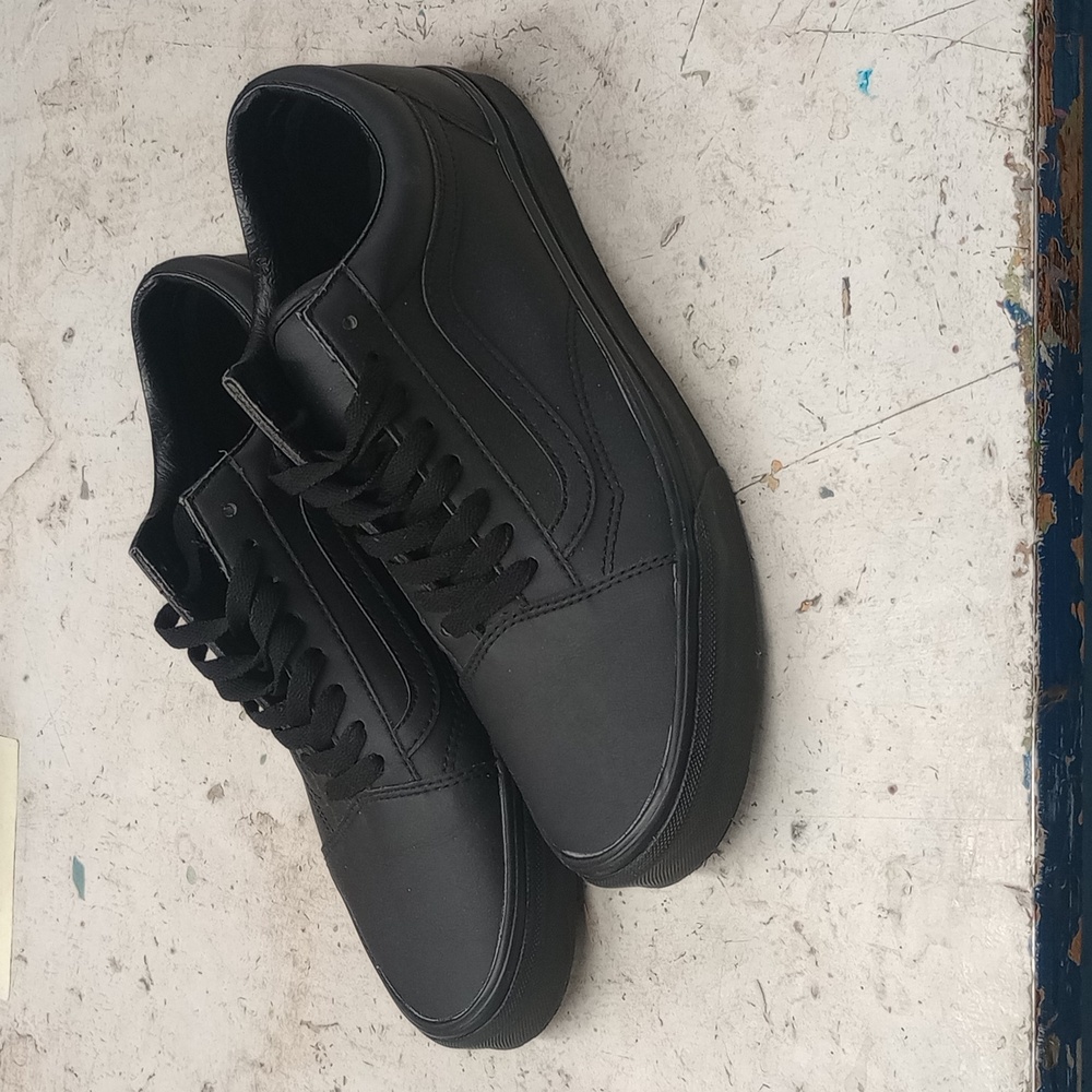 Men's Black Sneakers
